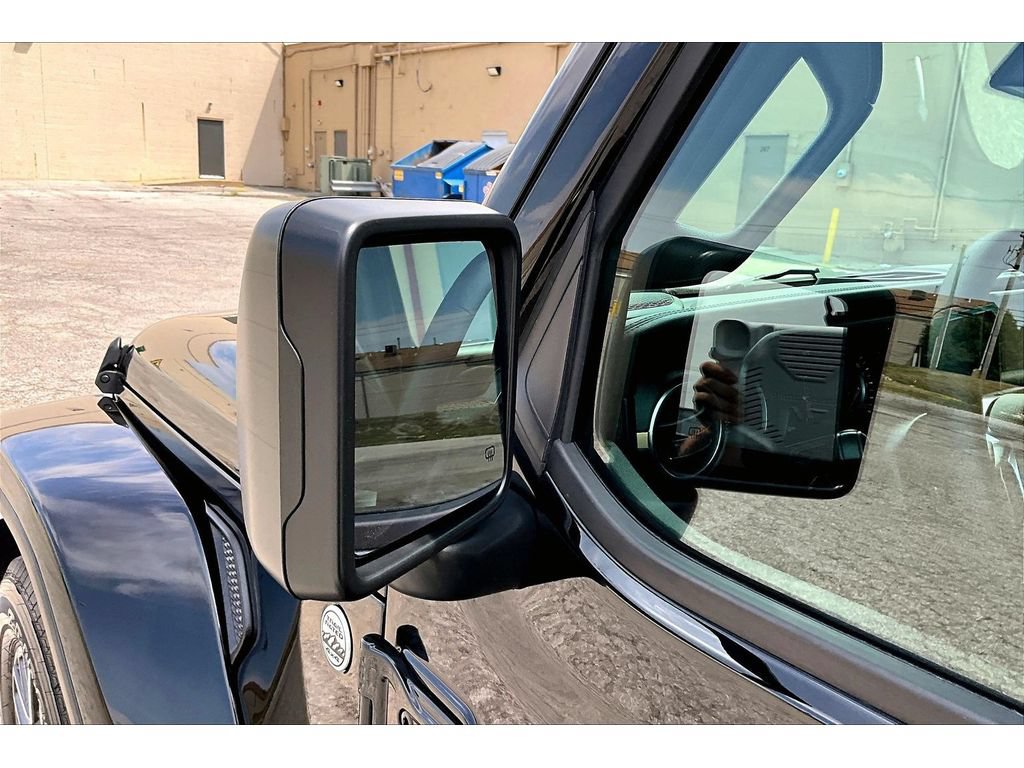 Certified 2024 Jeep Wrangler Unlimited Sahara AWD/4WD image 32