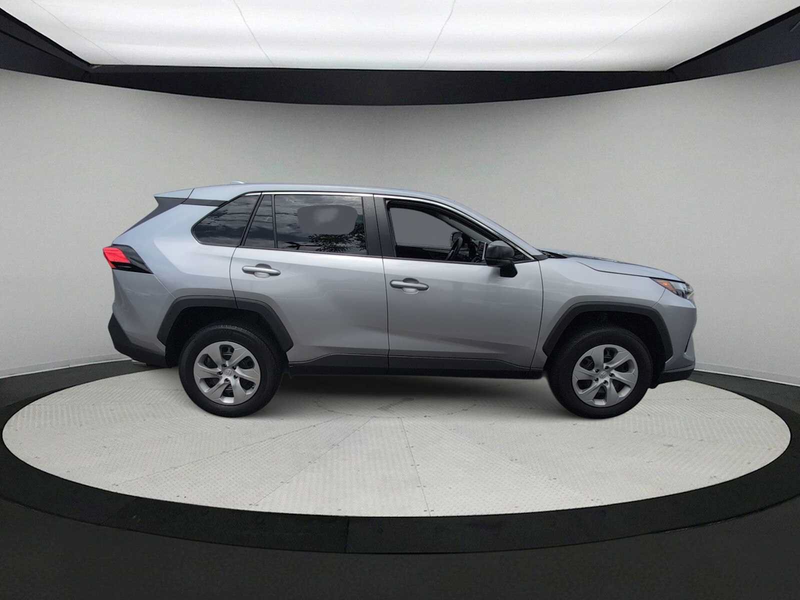 Used 2023 Toyota RAV4 LE FWD image 9