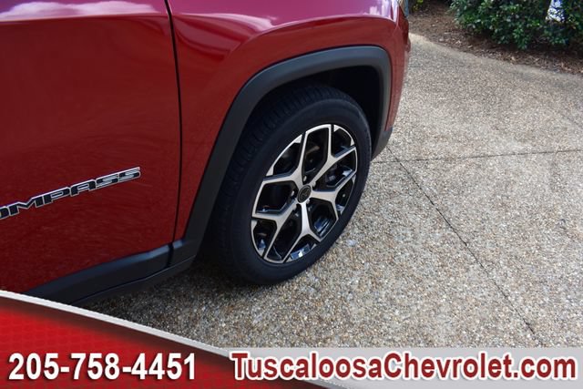 Used 2025 Jeep Compass Limited AWD/4WD image 14