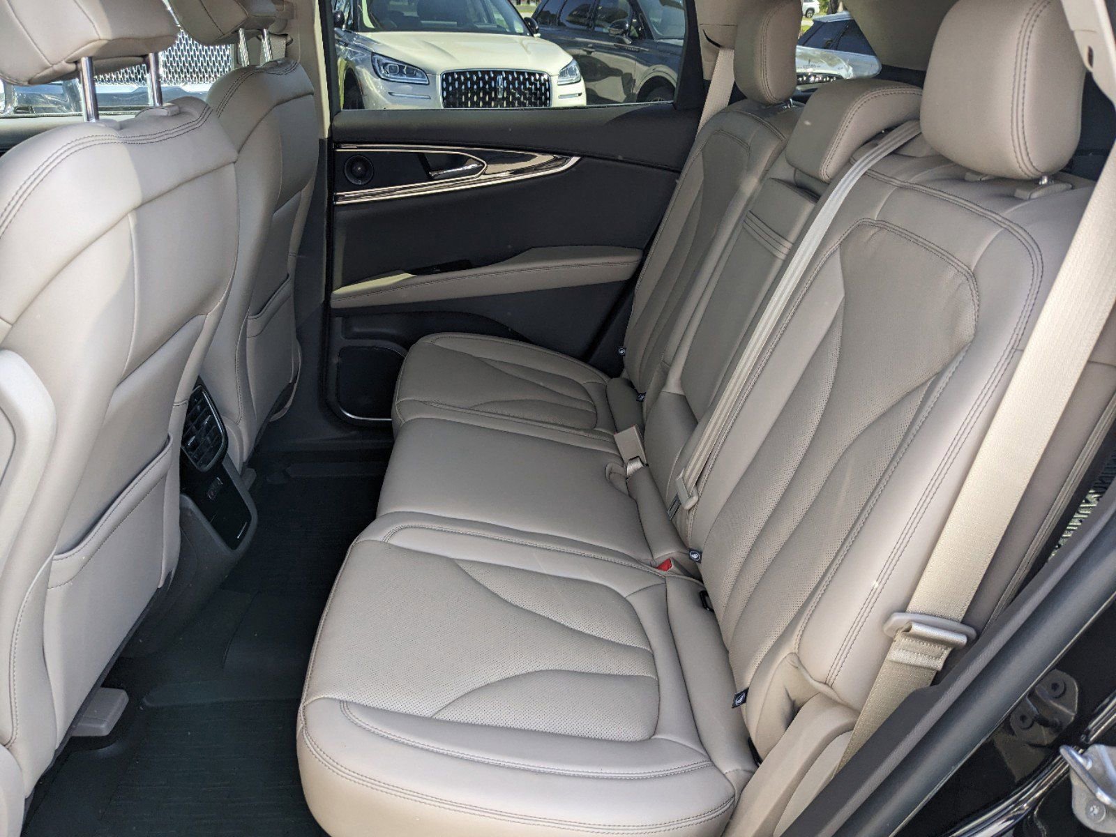 Certified 2023 Lincoln Nautilus Reserve w/ Equipment Group 201A image 16