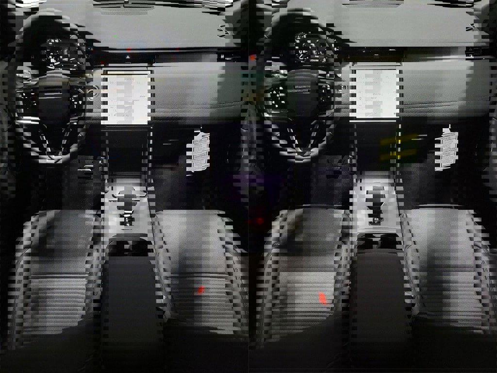 New 2025 Land Rover Discovery Sport Dynamic SE image 25