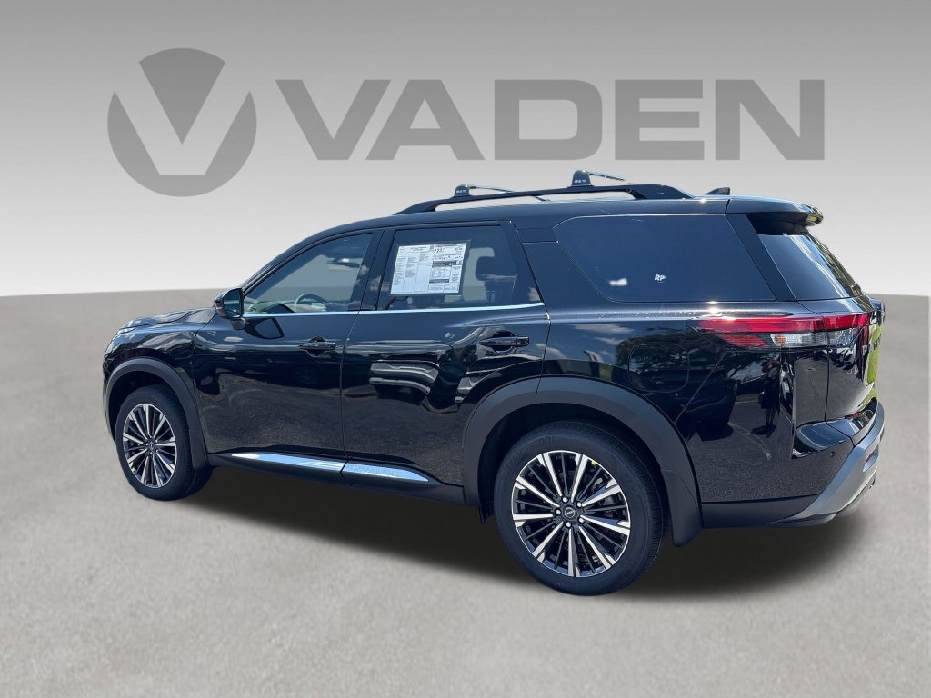 New 2026 Nissan Pathfinder Platinum FWD image 18
