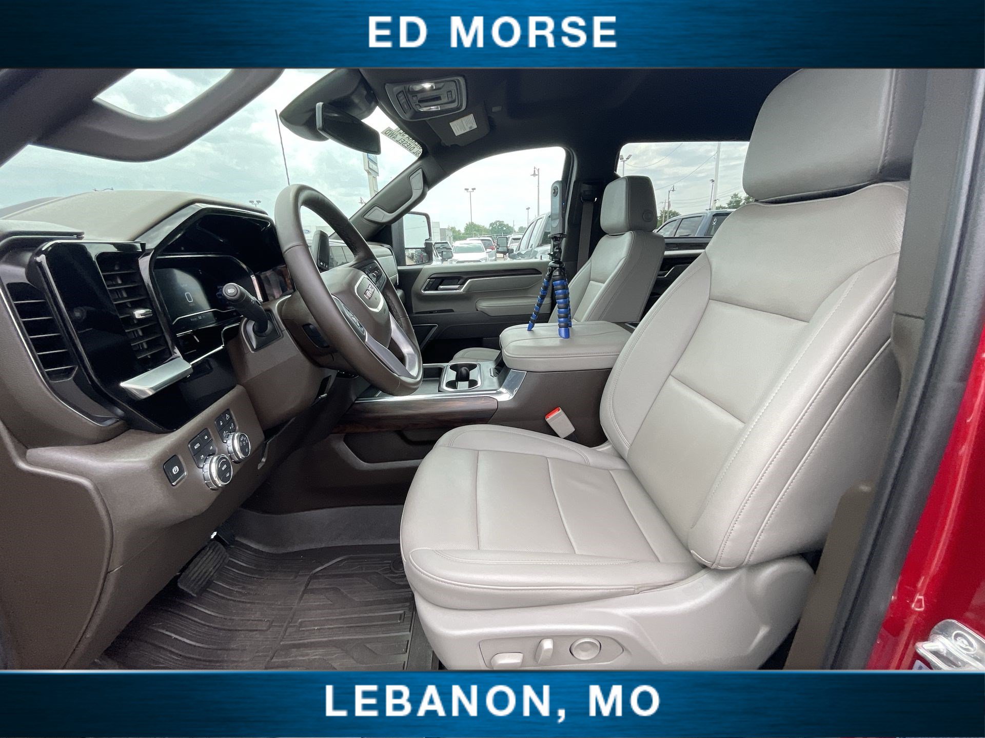 Certified 2025 GMC Sierra 2500 SLT w/ SLT Convenience Package AWD/4WD image 18