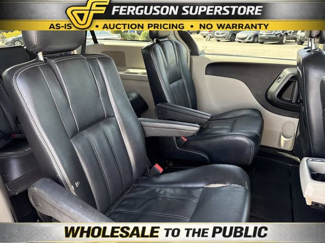 Used 2014 Chrysler Town & Country Touring image 21