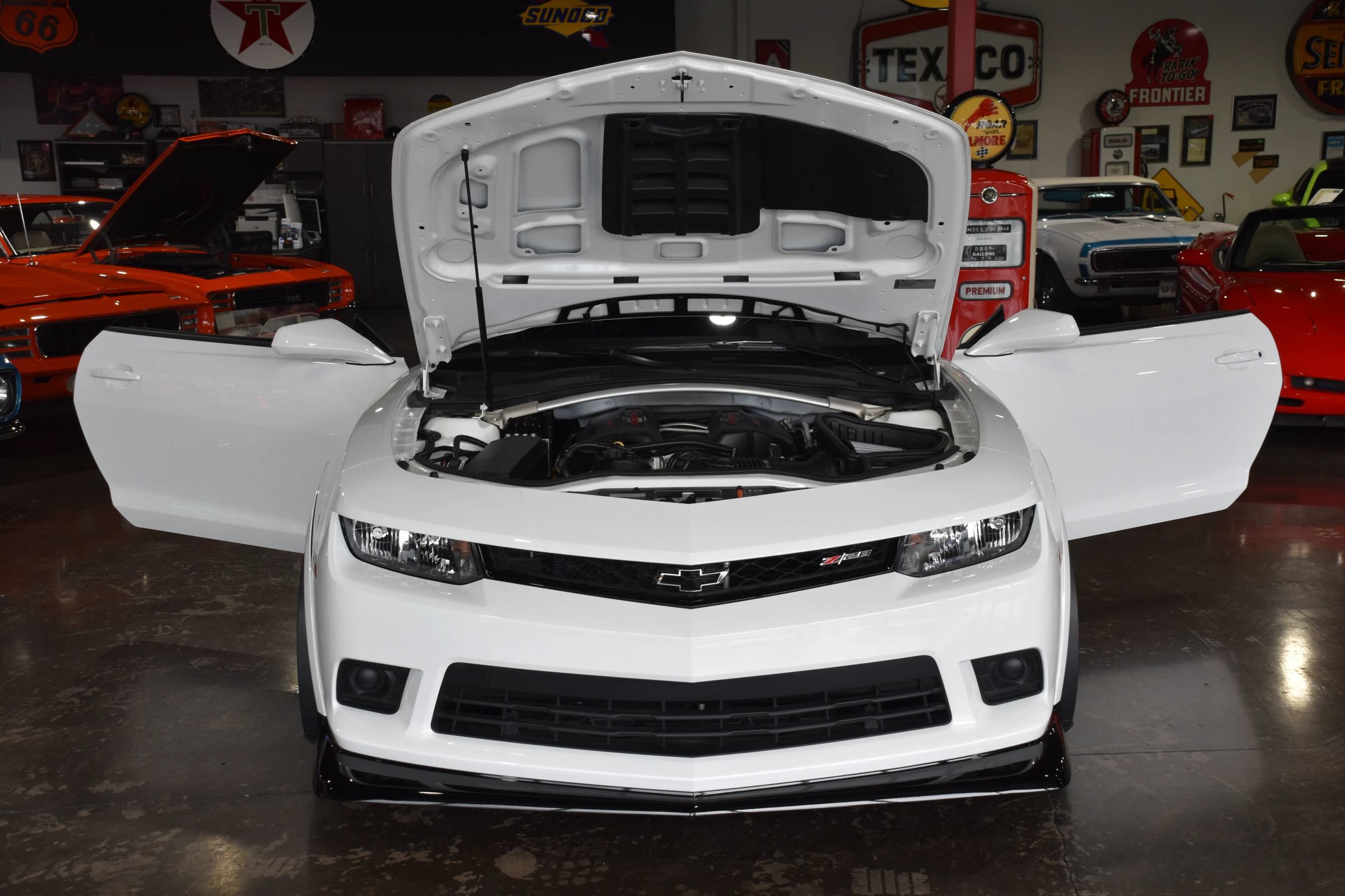 Used 2014 Chevrolet Camaro Z/28 RWD image 11