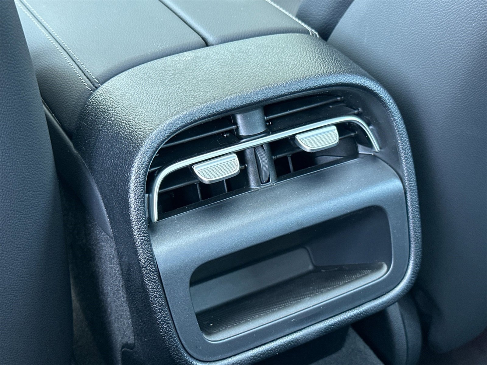 Used 2024 Mercedes-Benz E 350 4MATIC Sedan image 13