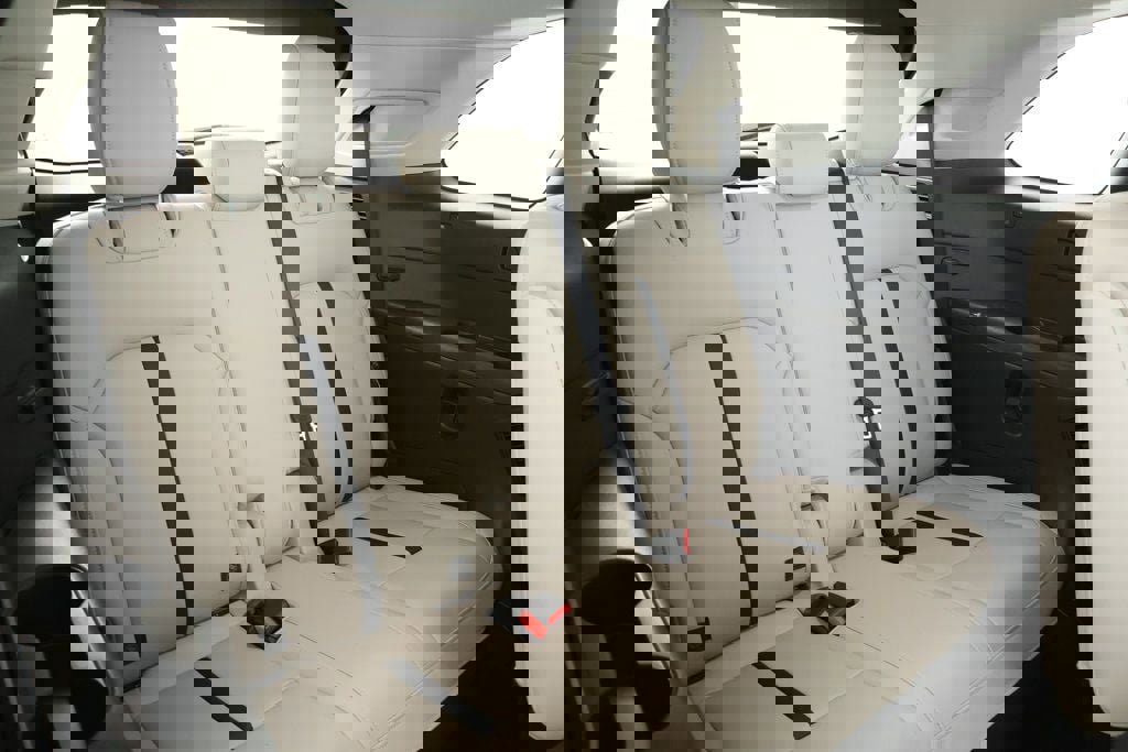 Used 2025 MAZDA CX-90 Plug-In Hybrid w/ Preferred image 22