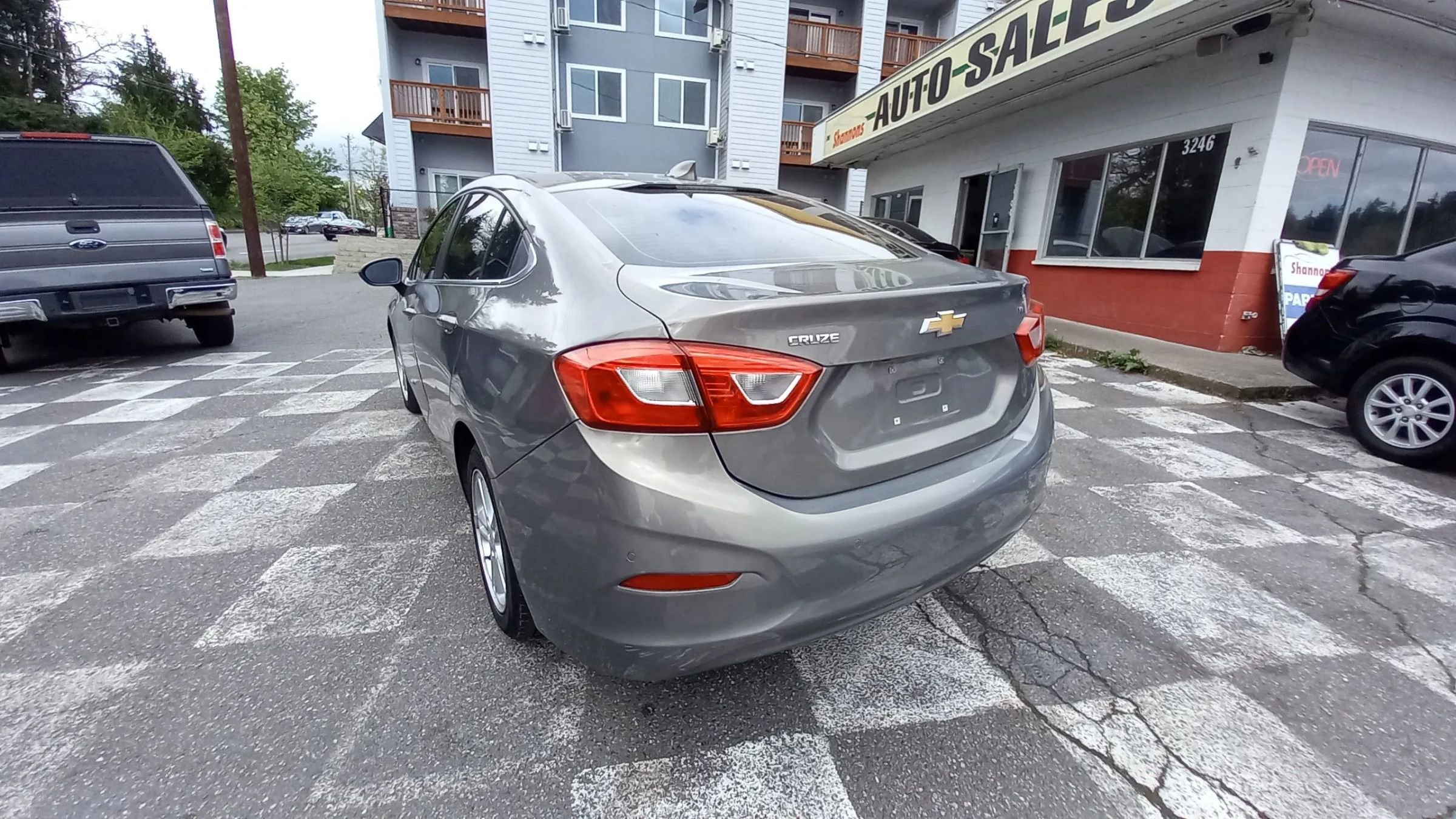 Used 2018 Chevrolet Cruze LT image 5