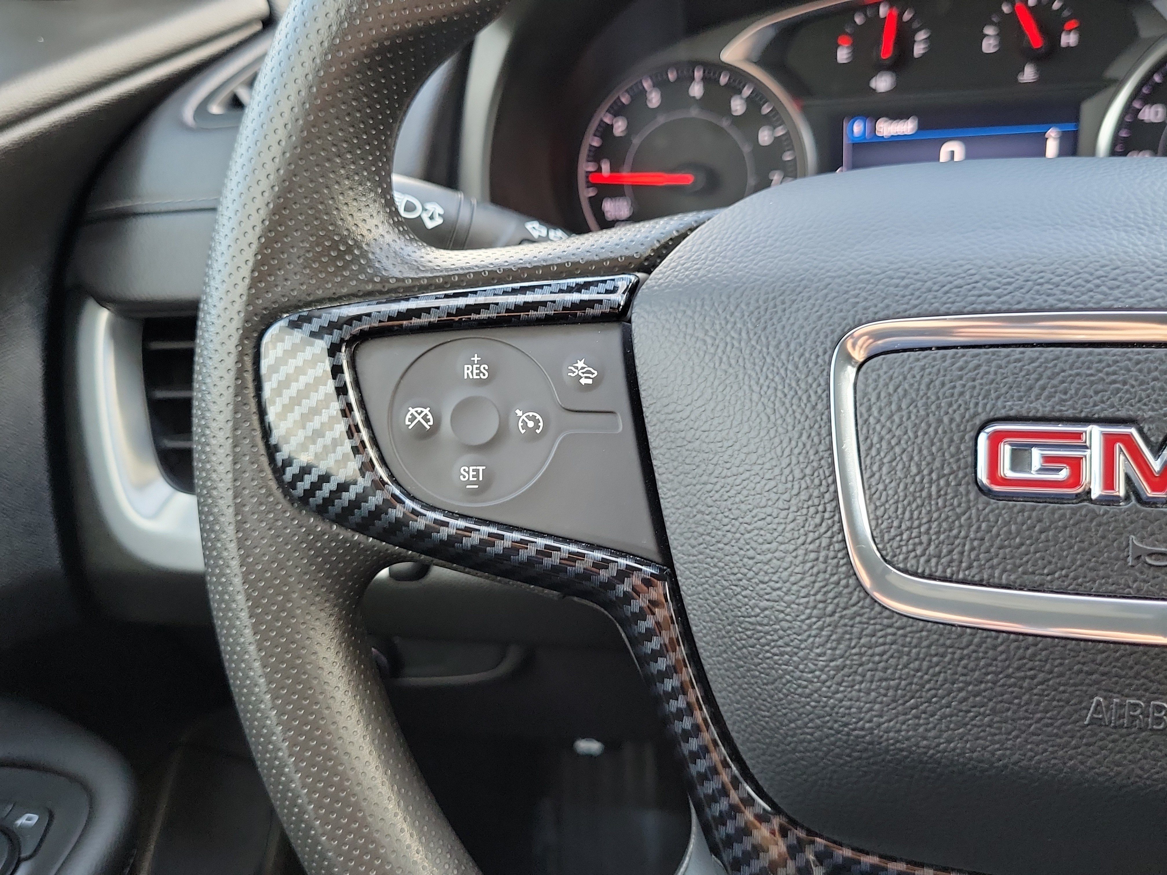 Used 2024 GMC Terrain SLE w/ Driver Convenience Package FWD image 19