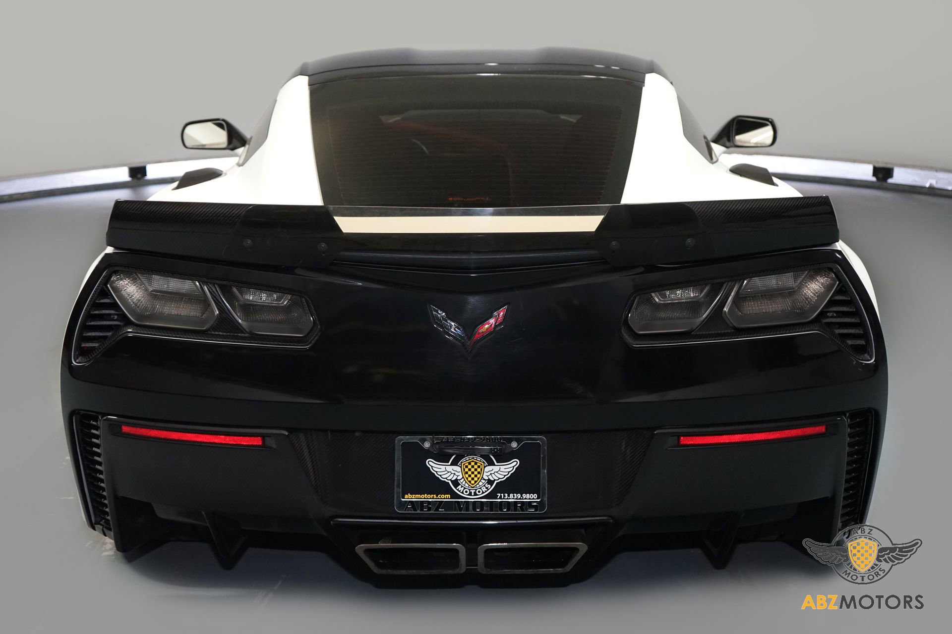 Used 2015 Chevrolet Corvette Z06 w/ 3LZ Preferred Equipment Group RWD image 7