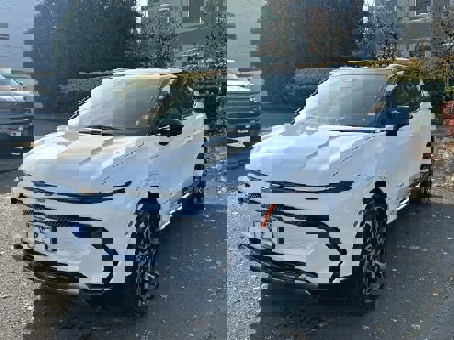 New 2026 Chevrolet Equinox EV LT w/ Convenience Package II image 3