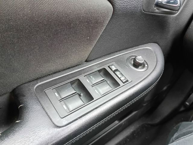 Used 2011 Chrysler 200 Touring image 15