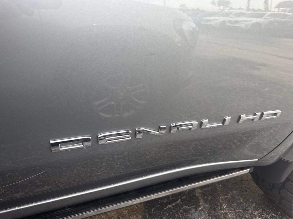 Used 2025 GMC Sierra 3500 Denali Ultimate AWD/4WD image 5