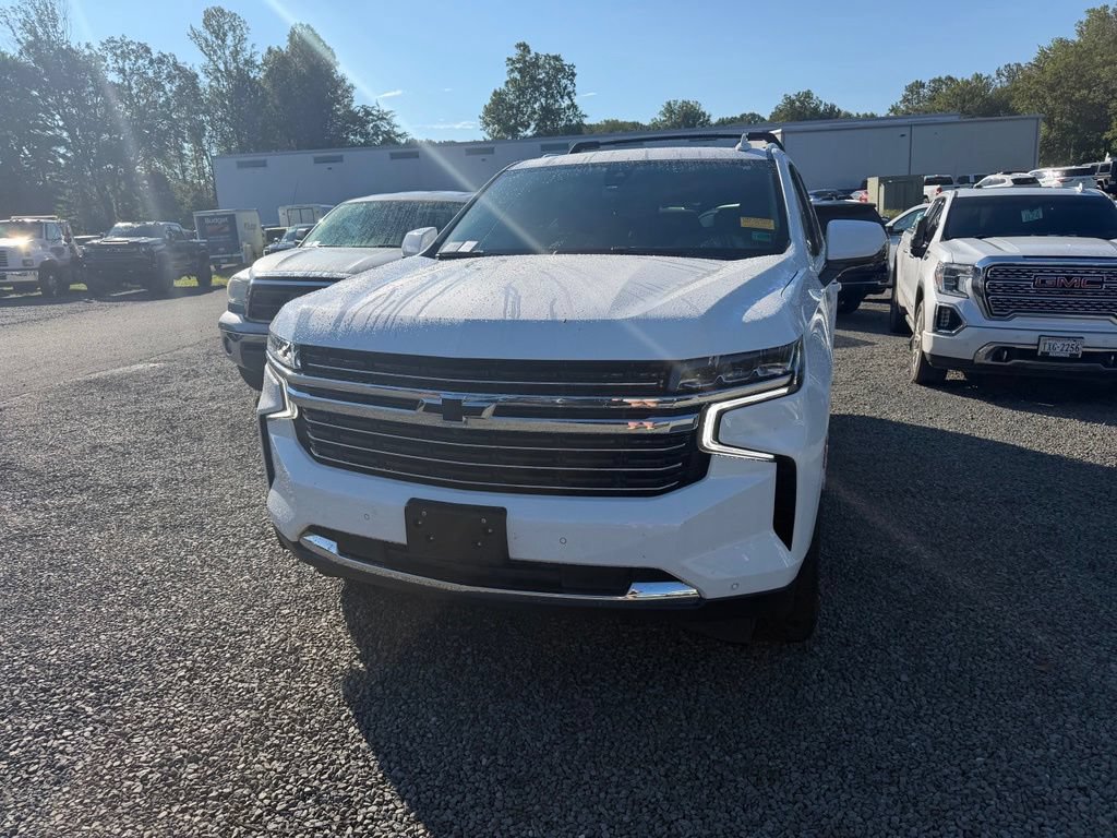 Used 2022 Chevrolet Tahoe LT w/ LT Signature Package AWD/4WD image 3