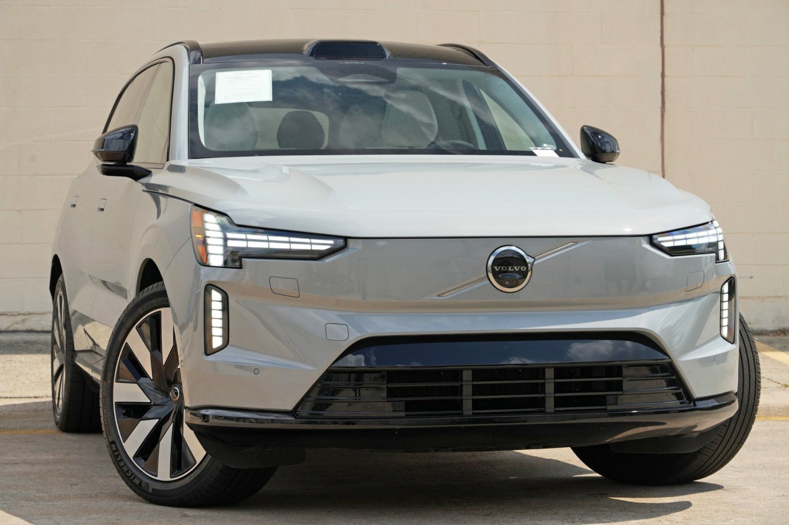 Used 2025 Volvo EX90 Ultra AWD/4WD image 4