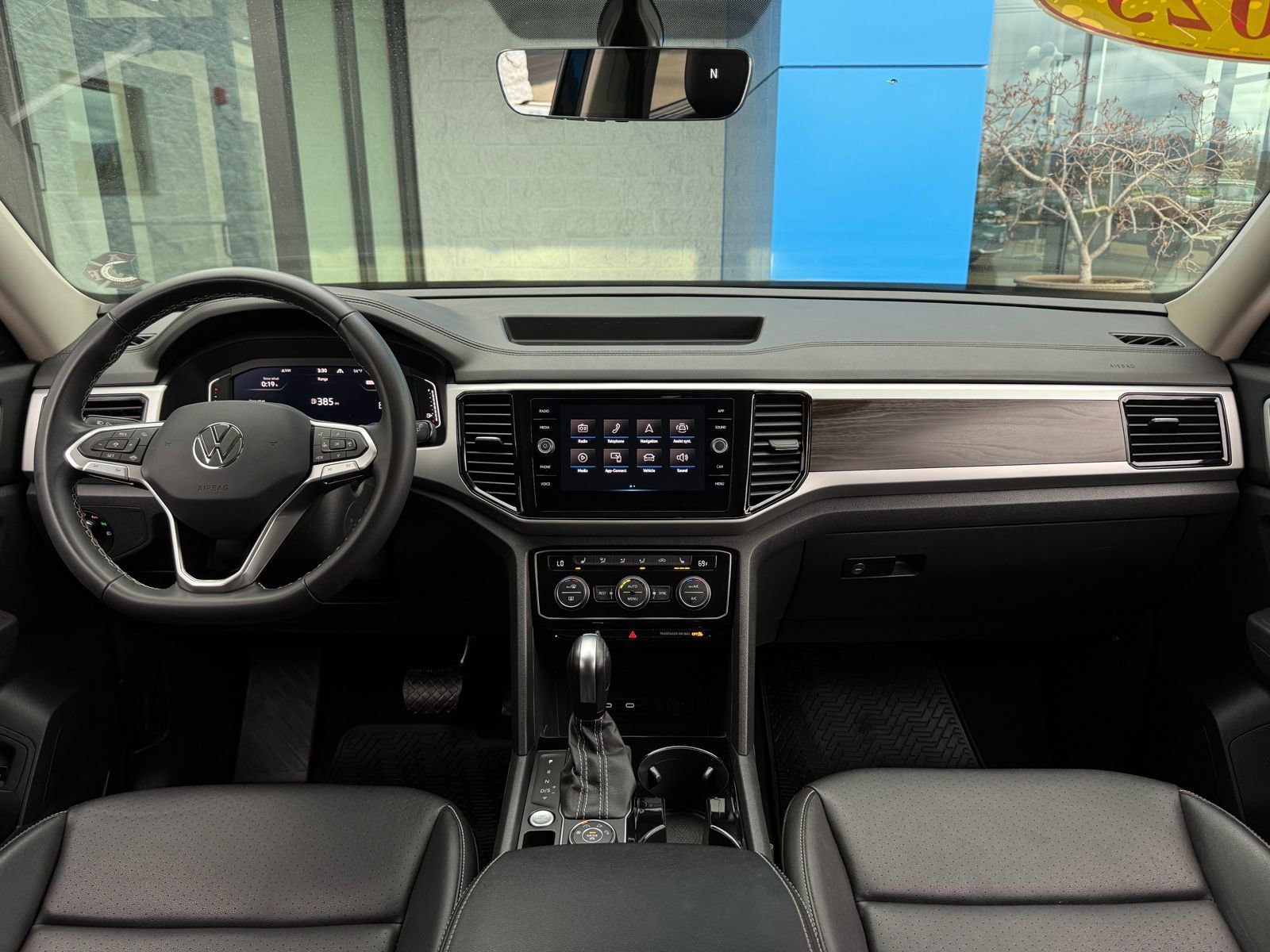 Used 2023 Volkswagen Atlas SE AWD/4WD image 14