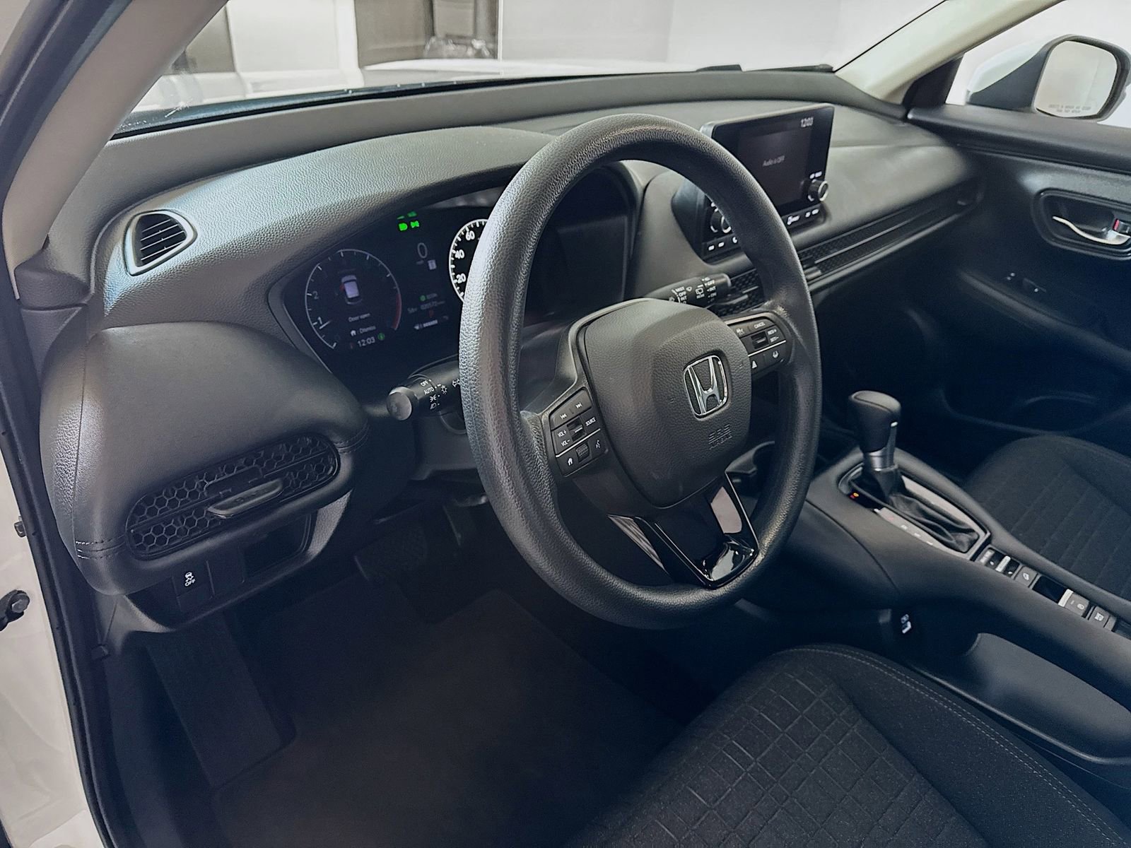 Used 2023 Honda HR-V LX image 7