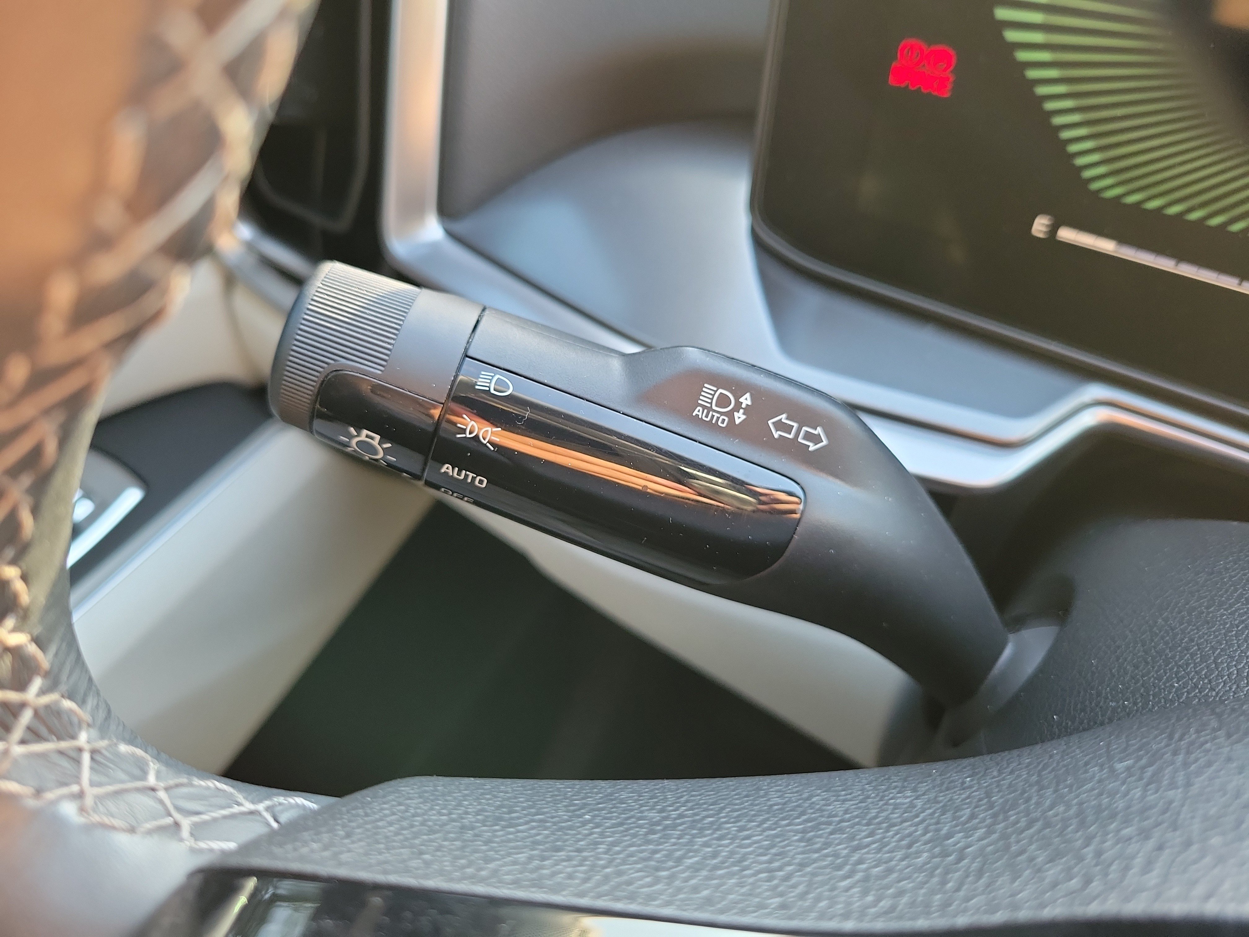 Certified 2025 Kia Sorento S FWD image 25
