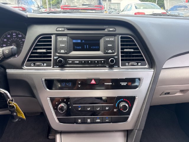 Used 2015 Hyundai Sonata SE FWD image 18