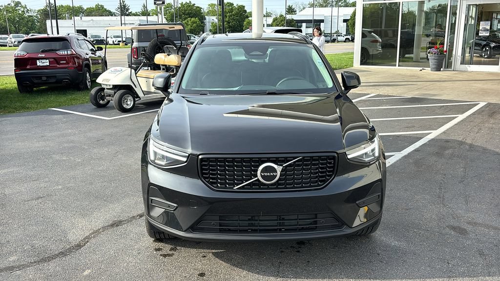 New 2026 Volvo XC40 B5 Core w/ Climate Package AWD/4WD image 5