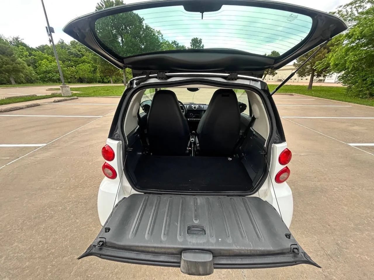 Used 2014 smart fortwo pure RWD image 10