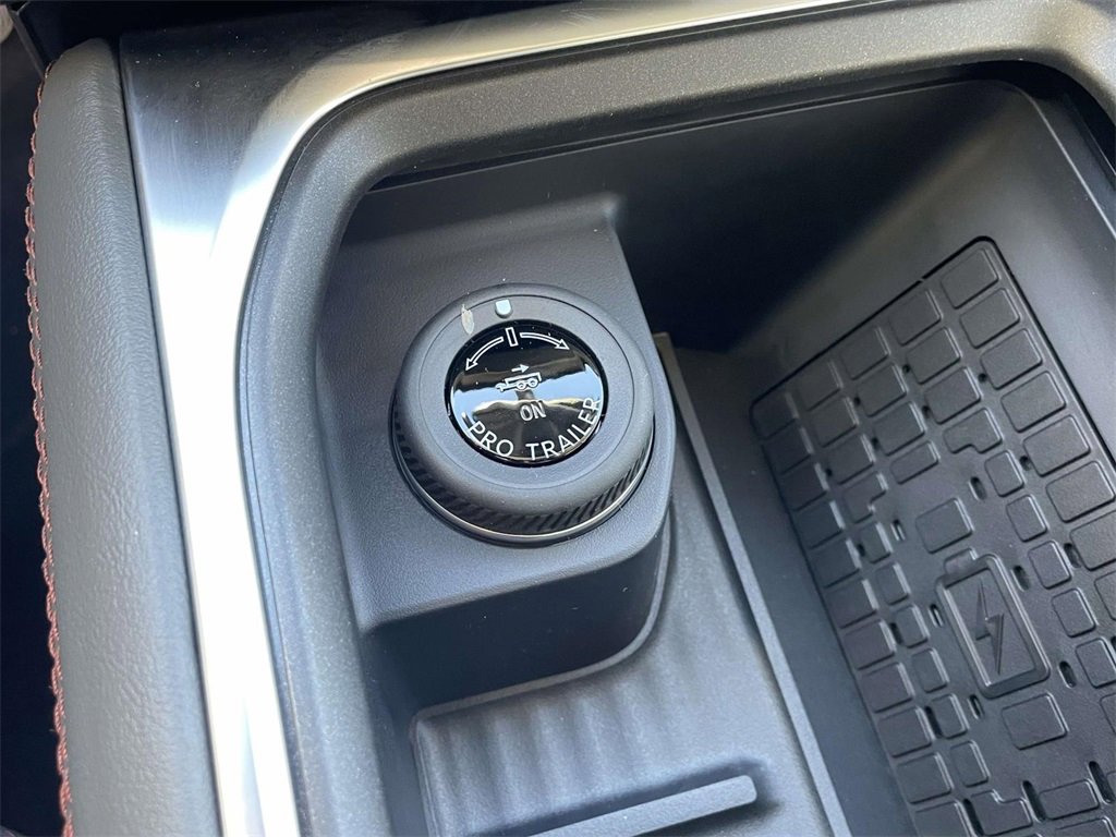 New 2025 Ford Expedition Active image 30