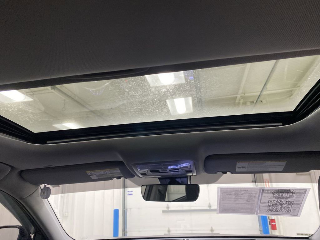 Used 2019 Toyota Highlander XLE FWD image 25