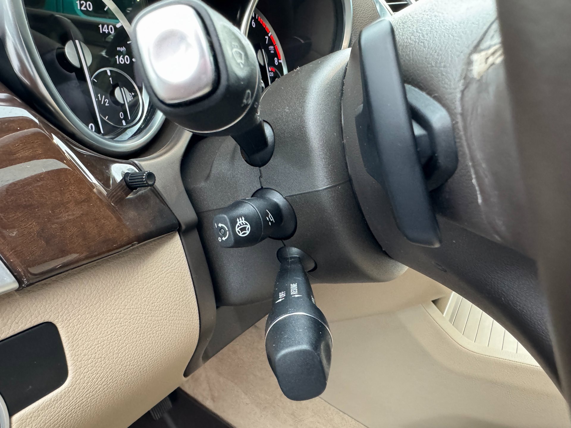 Used 2015 Mercedes-Benz ML 350 4MATIC image 35