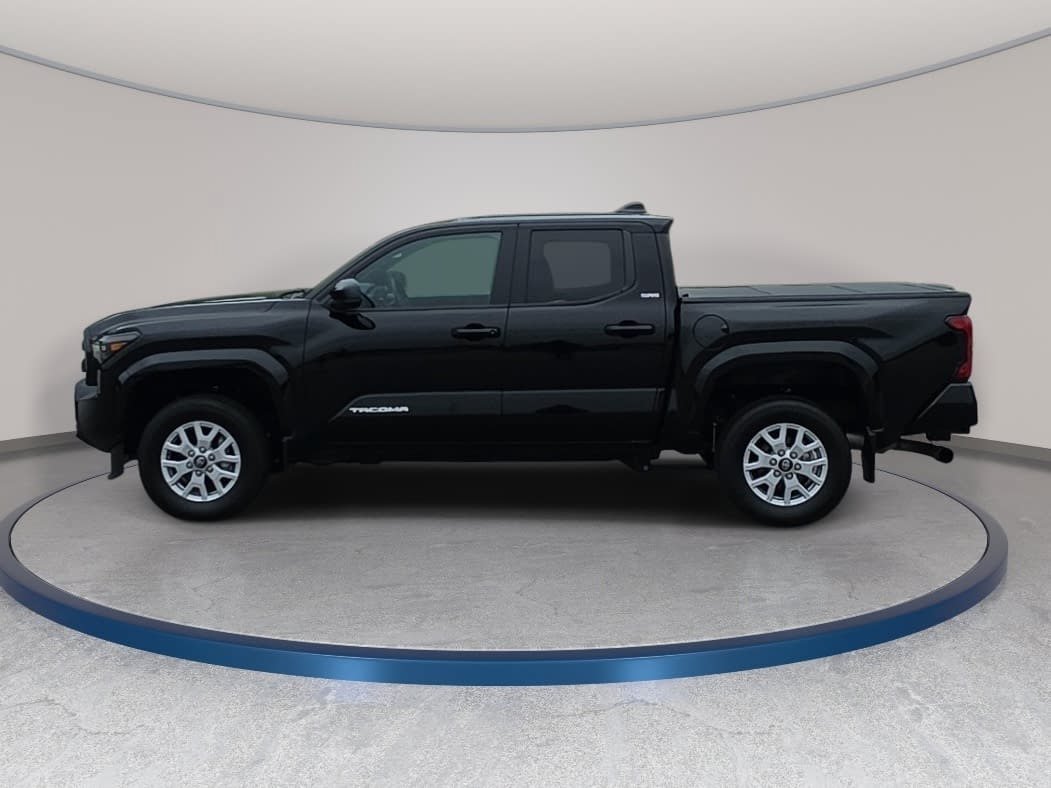 Used 2024 Toyota Tacoma SR5 AWD/4WD image 8