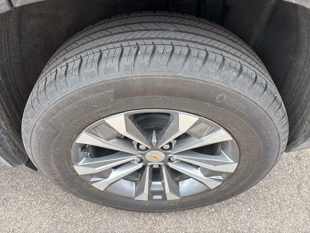 Used 2025 Chevrolet Equinox LT w/ Convenience Package II image 11