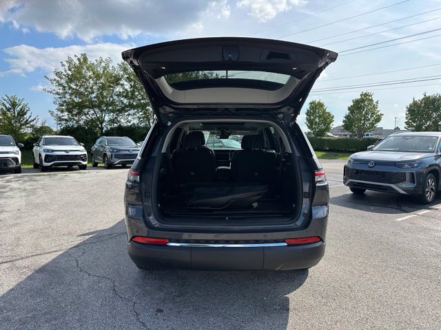 Used 2022 Jeep Grand Cherokee L Limited AWD/4WD image 40