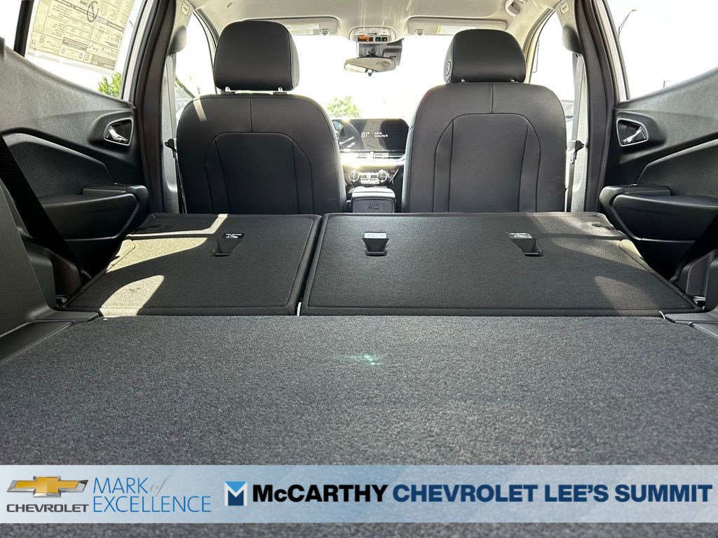 New 2026 Chevrolet Trax LT w/ LPO, Blackout Package FWD image 19