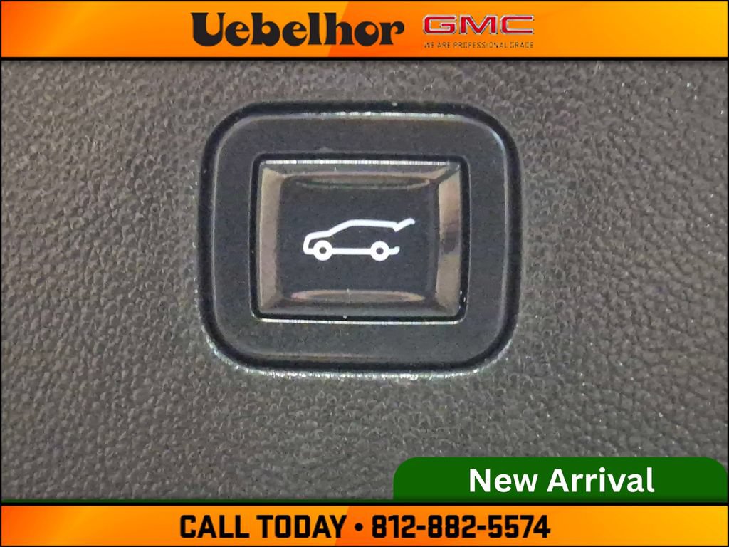 Used 2019 Buick Enclave Essence AWD/4WD image 29