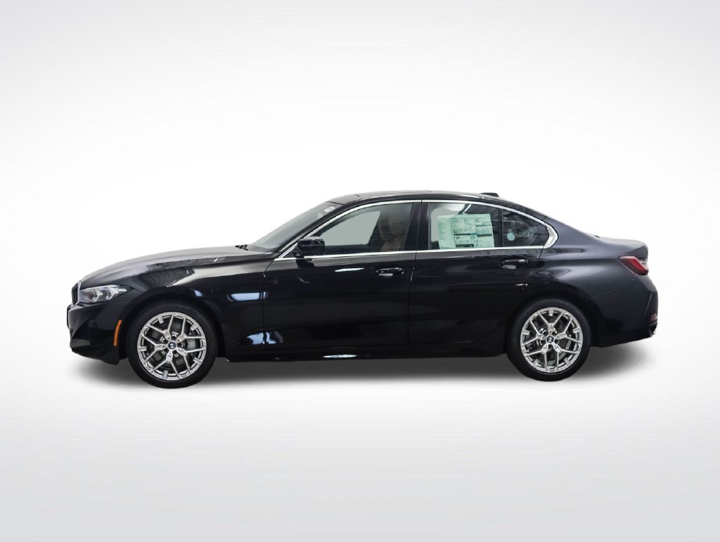 Used 2026 BMW 330i xDrive Sedan w/ Convenience Package AWD/4WD image 2