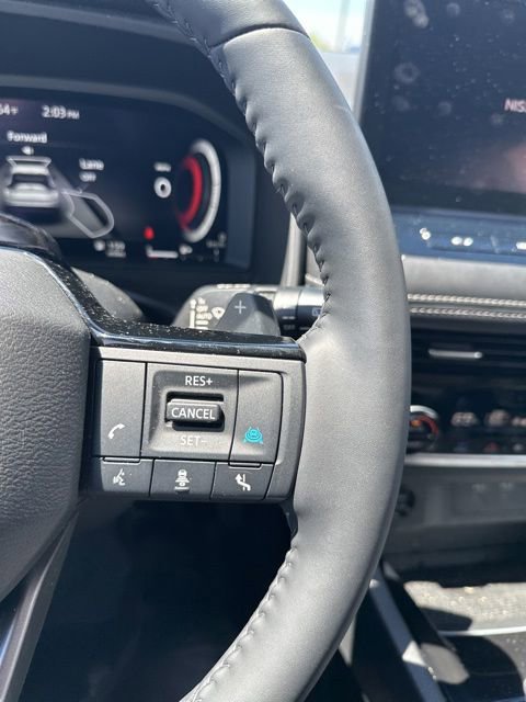Used 2025 Nissan Rogue SL w/ Tech Package AWD/4WD image 18