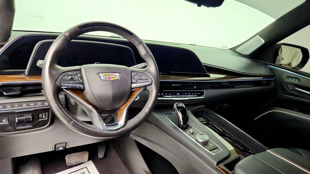 Used 2024 Cadillac Escalade Sport Platinum w/ LPO, ONYX Package AWD/4WD image 12