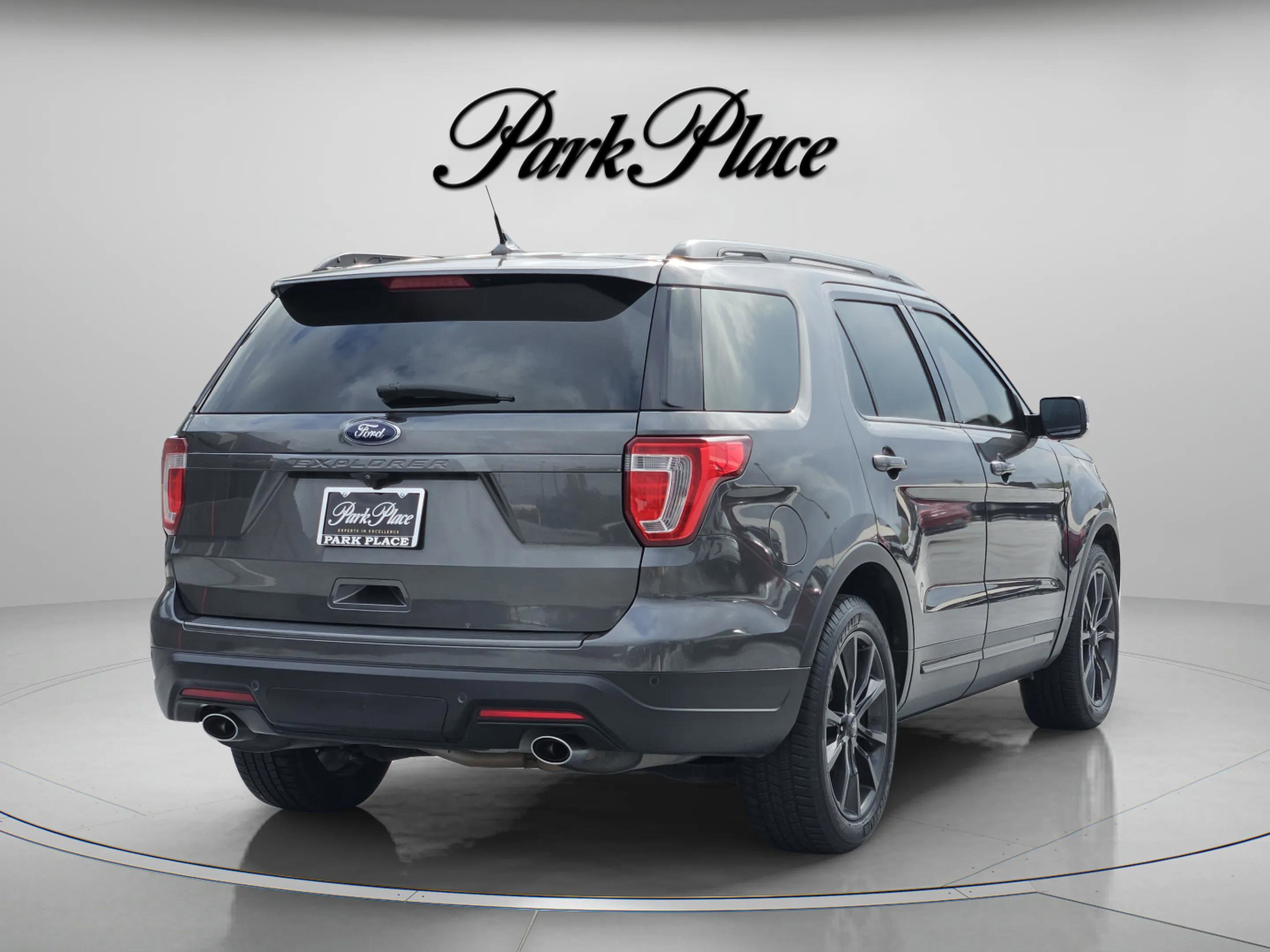 Used 2019 Ford Explorer XLT w/ Equipment Group 202A image 6
