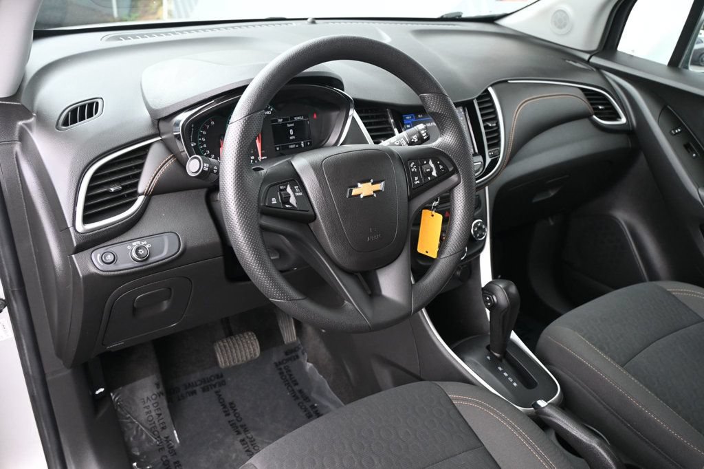 Used 2022 Chevrolet Trax LS w/ Tint and Cruise Package AWD/4WD image 8