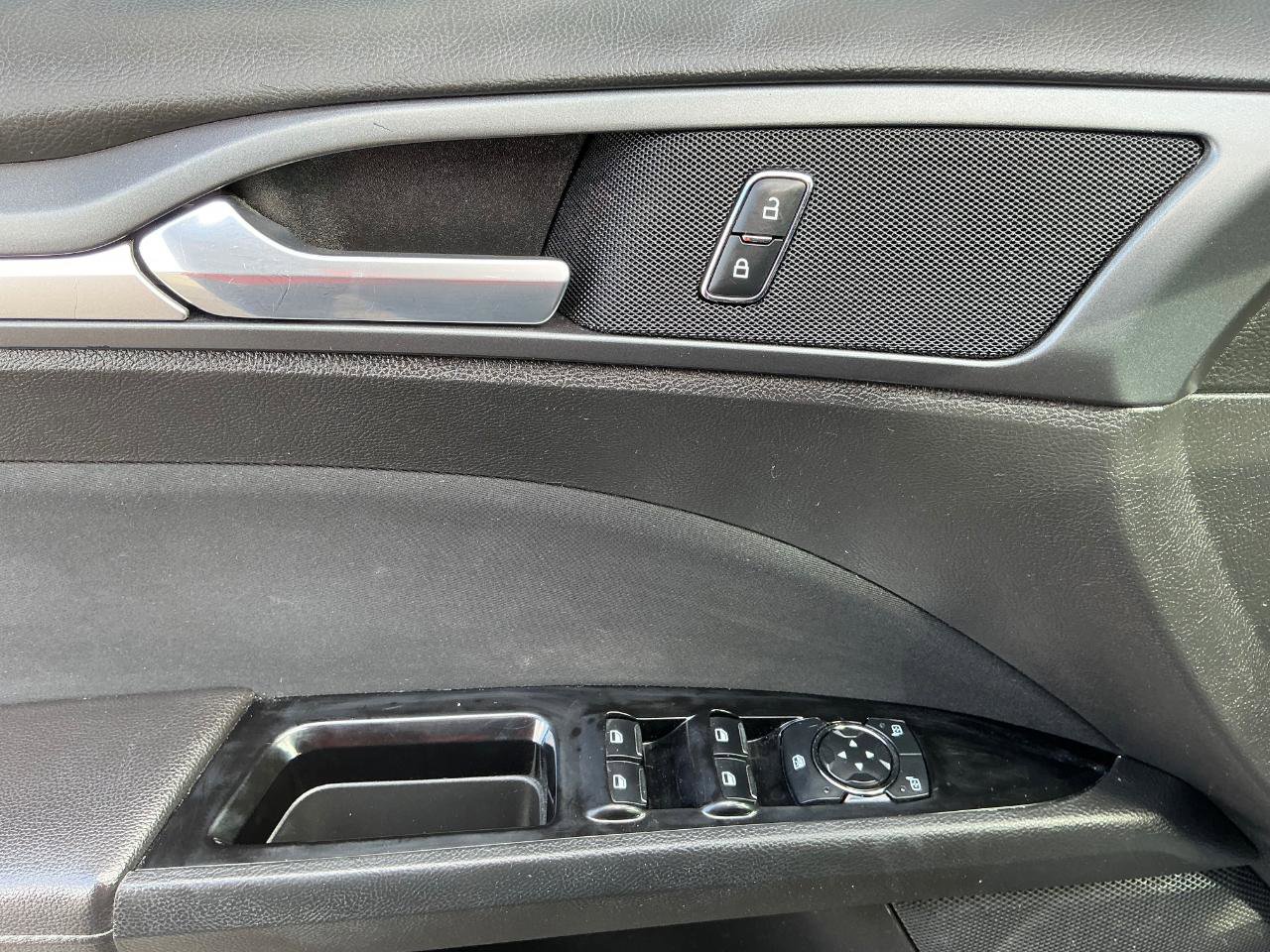 Used 2014 Ford Fusion SE image 15