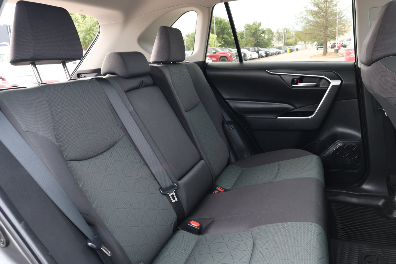 Used 2023 Toyota RAV4 XLE w/ Convenience Package AWD/4WD image 31