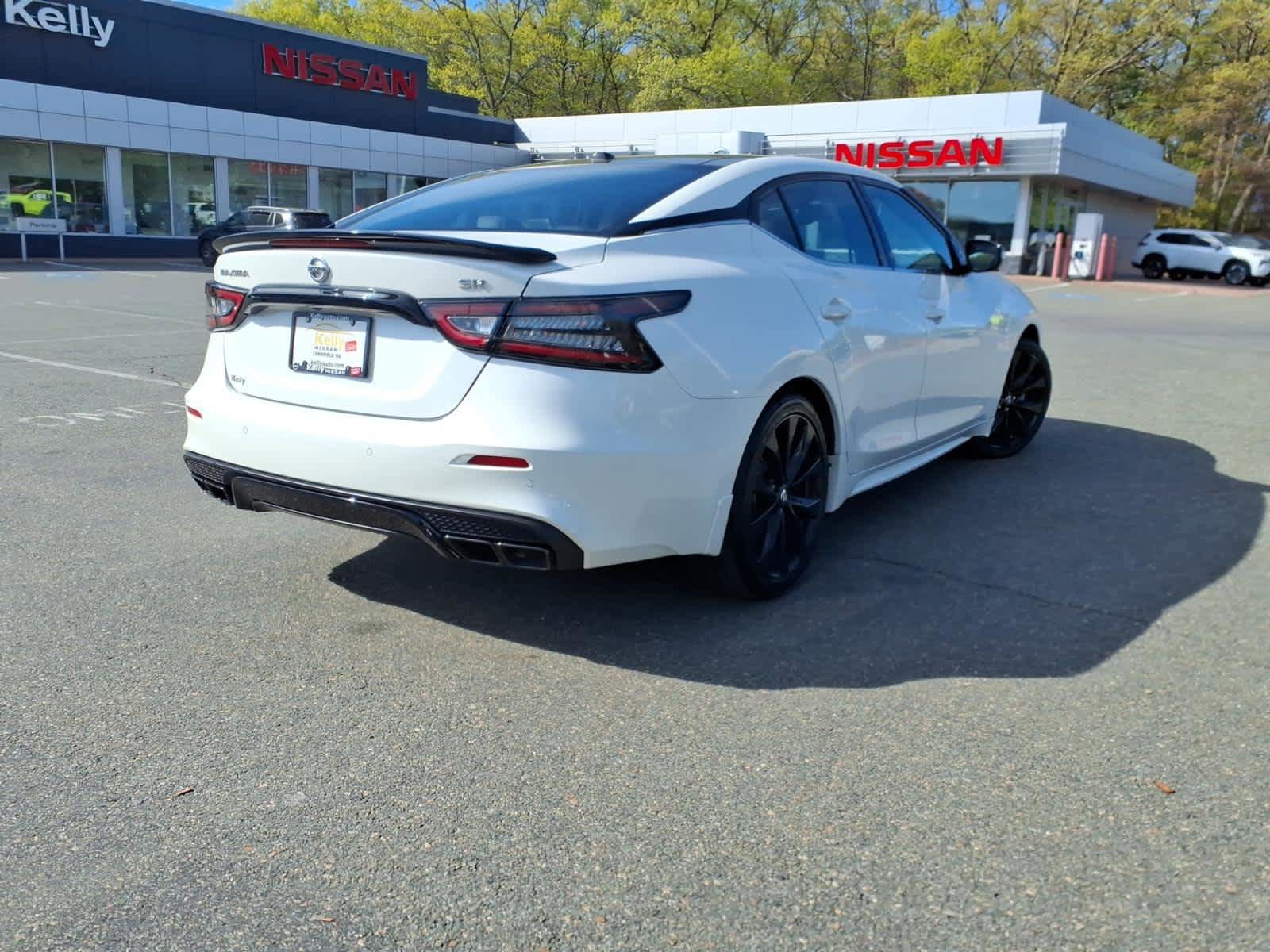 Certified 2021 Nissan Maxima SR w/ Sport Mat Group FWD image 5
