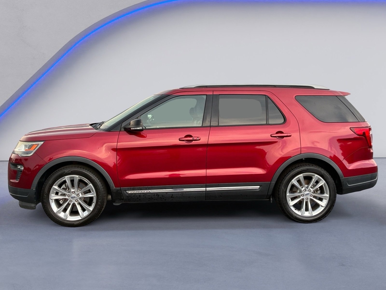 Used 2018 Ford Explorer XLT w/ Equipment Group 202A FWD image 6
