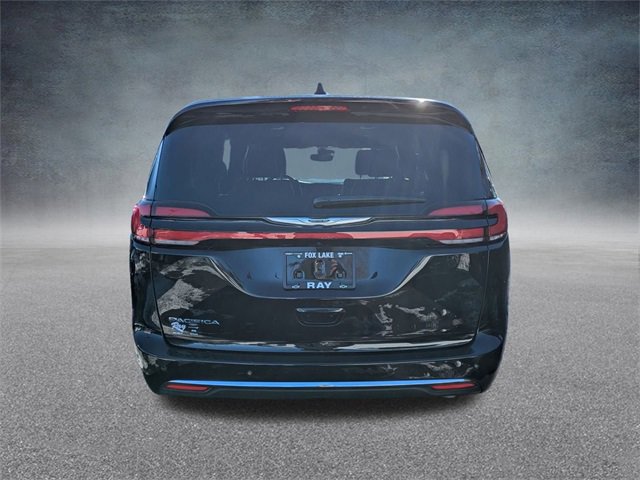 Certified 2026 Chrysler Pacifica Select image 5