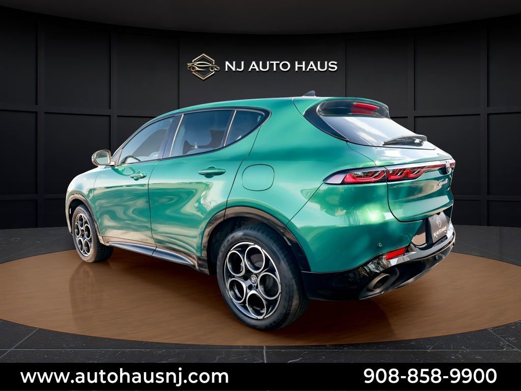 Used 2025 Alfa Romeo Tonale w/ Premium Package AWD/4WD image 8