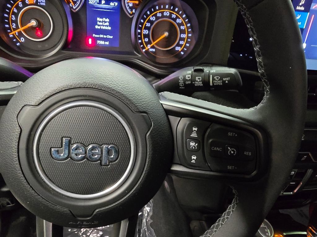 Used 2025 Jeep Wrangler Sport S image 18