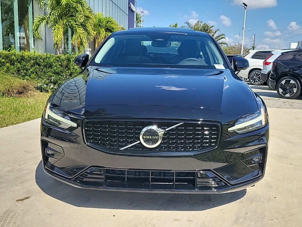 Used 2025 Volvo S60 B5 Plus video 2