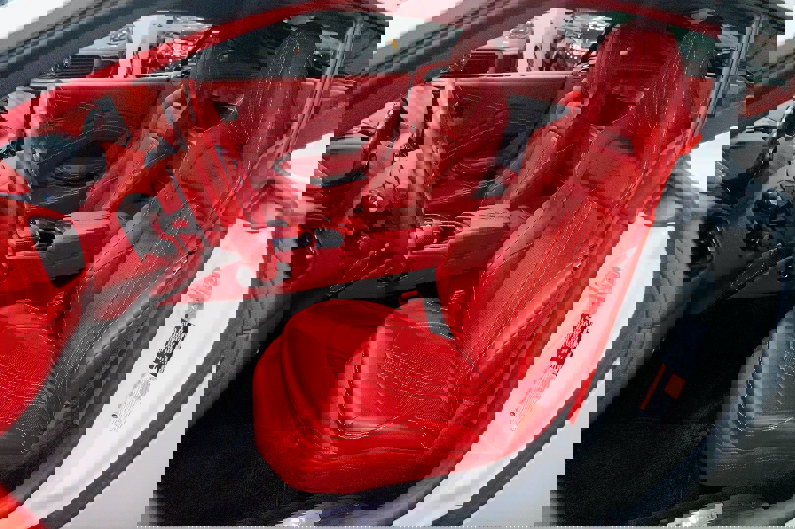 Used 2019 Aston Martin V8 Vantage Coupe image 22