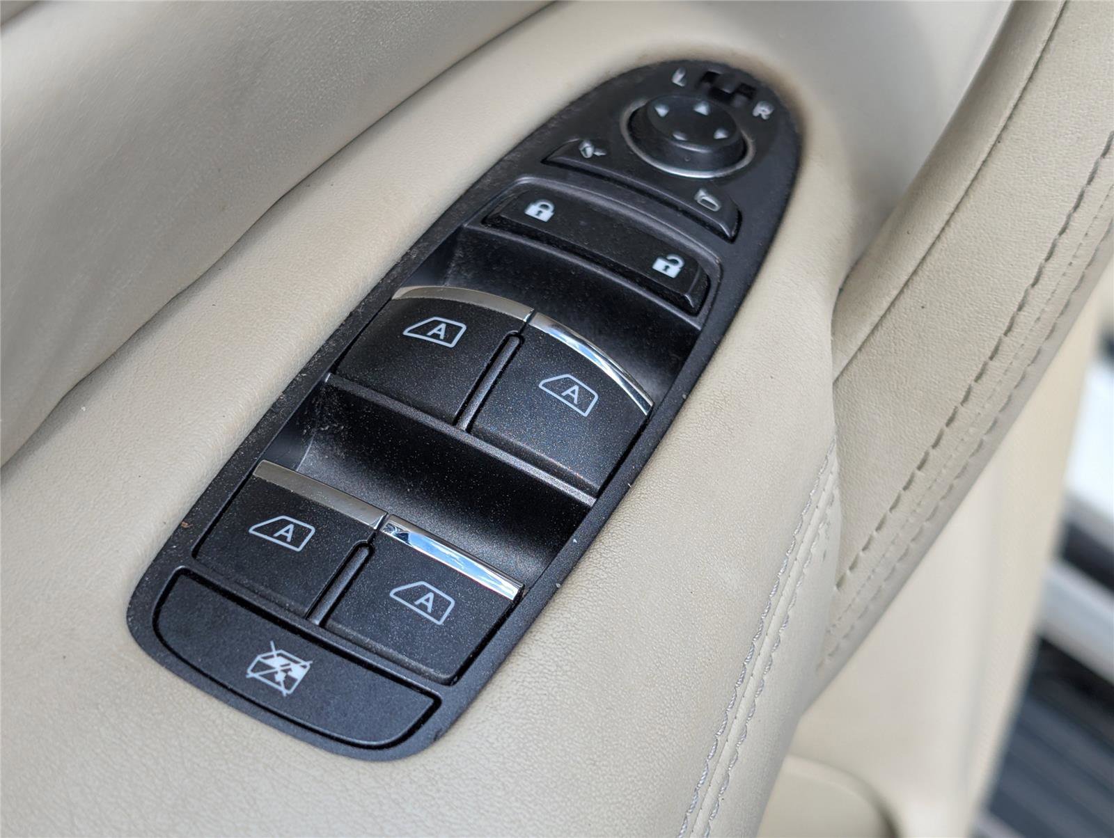 Used 2014 INFINITI QX80 2WD w/ Theater Package image 15