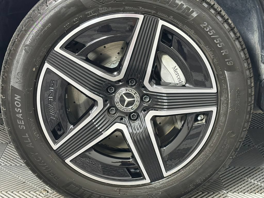 Used 2025 Mercedes-Benz GLC 300 4MATIC image 14
