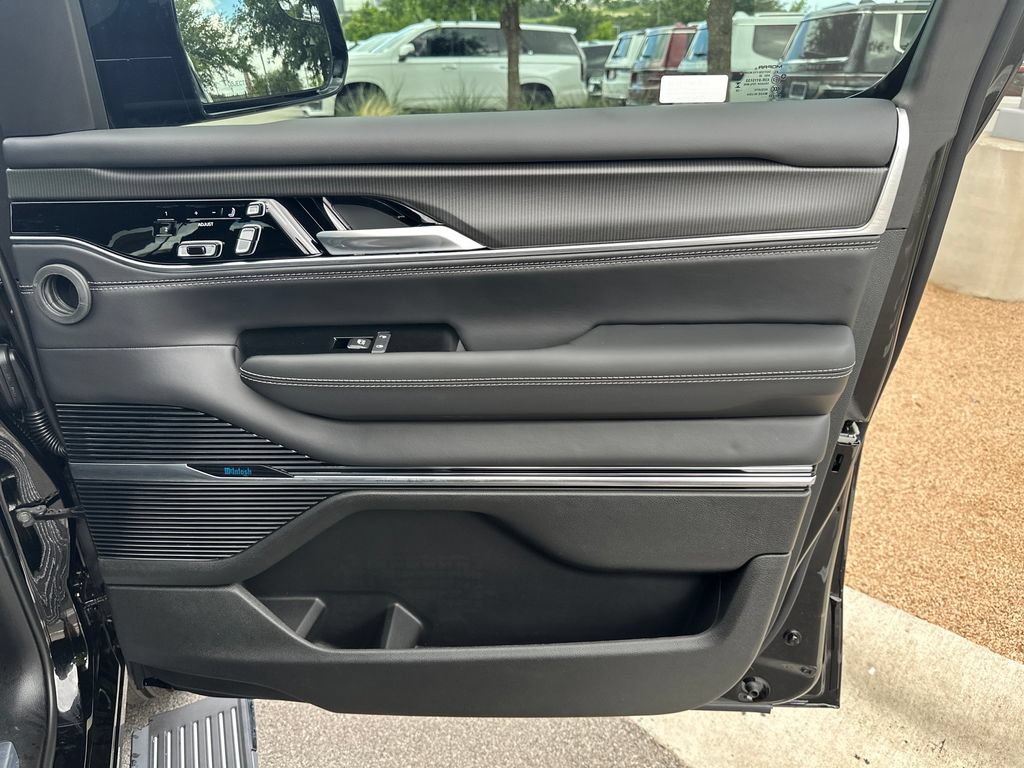 New 2026 Jeep Grand Wagoneer L Summit AWD/4WD image 36